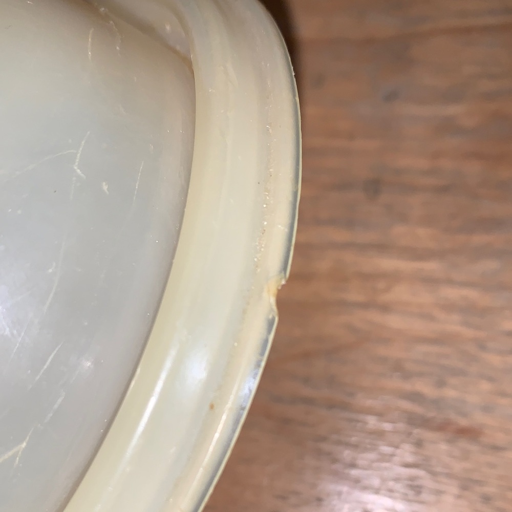 Tupperware Yellow Shaker - Picture 4 of 6